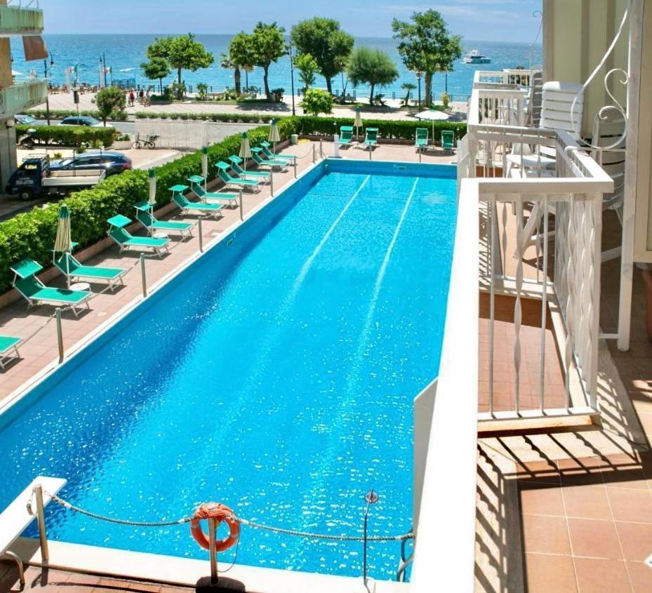 Villa Costa Blue à Maiori Extérieur photo